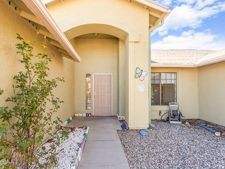 2954 Thunderbird Dr photo 3