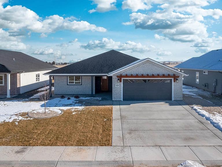 619 Cheri Ct photo 2
