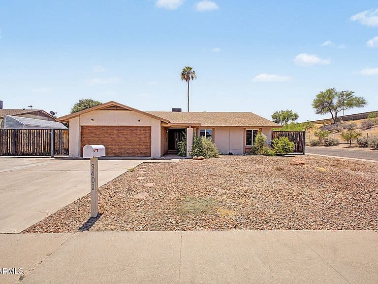 3401 E DAHLIA Drive photo 1