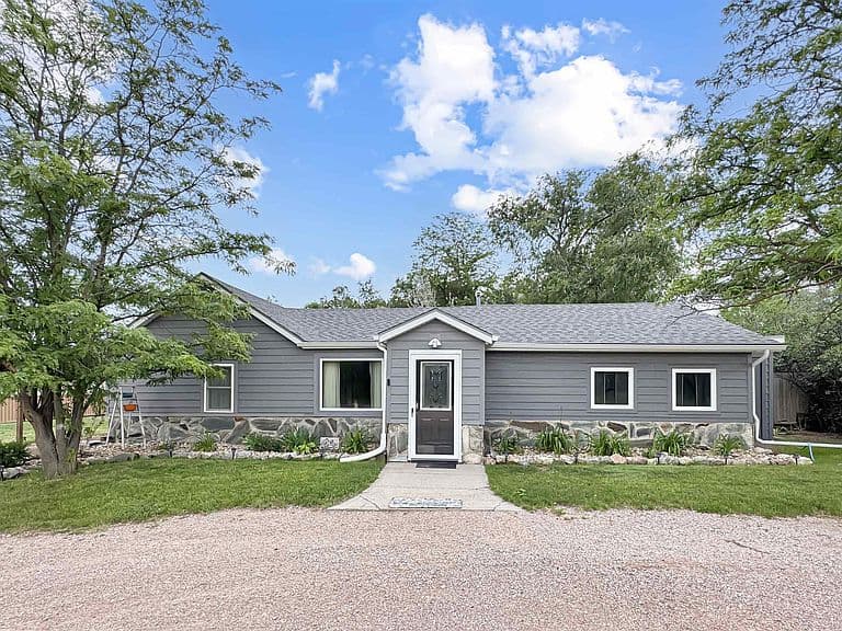 2329 Ely Ave photo 1