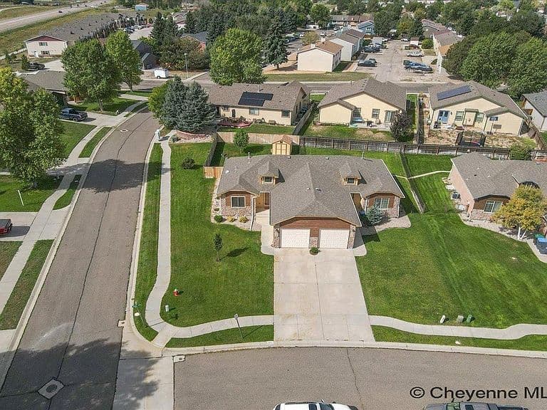 3908 Regal Ct photo 4