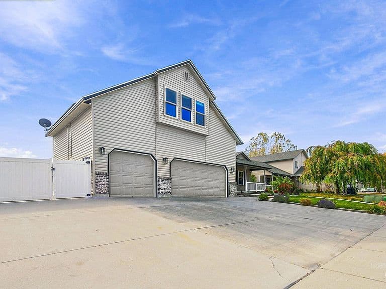 1873 W Yukon Dr photo 3
