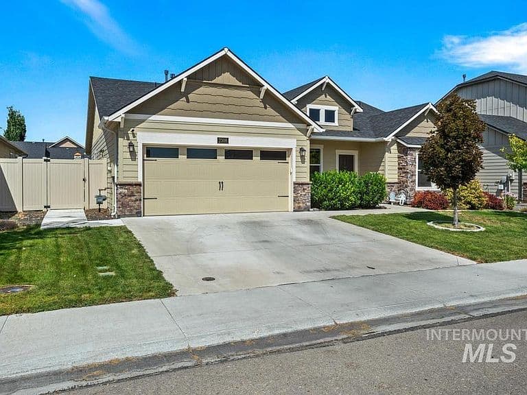 2308 W Coneflower St photo 2