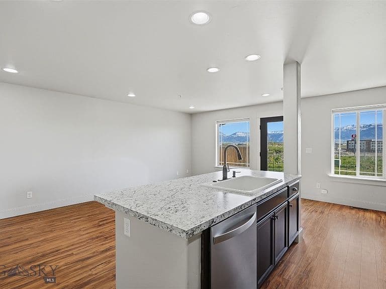 30 Skyscape Dr photo 5