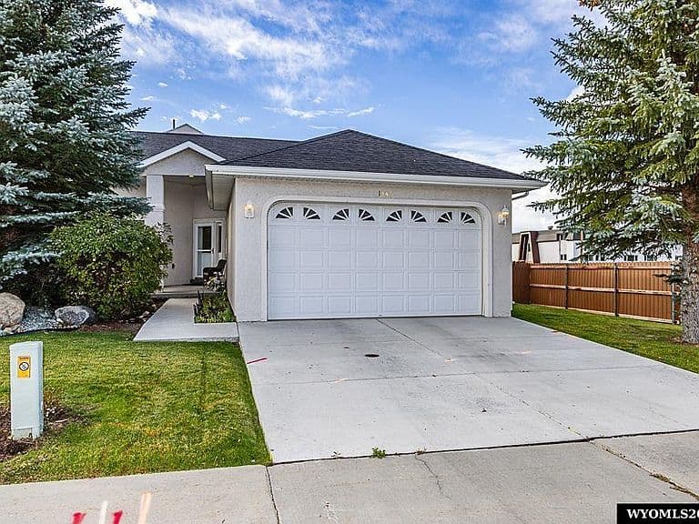 1346 Sage Ct photo 2