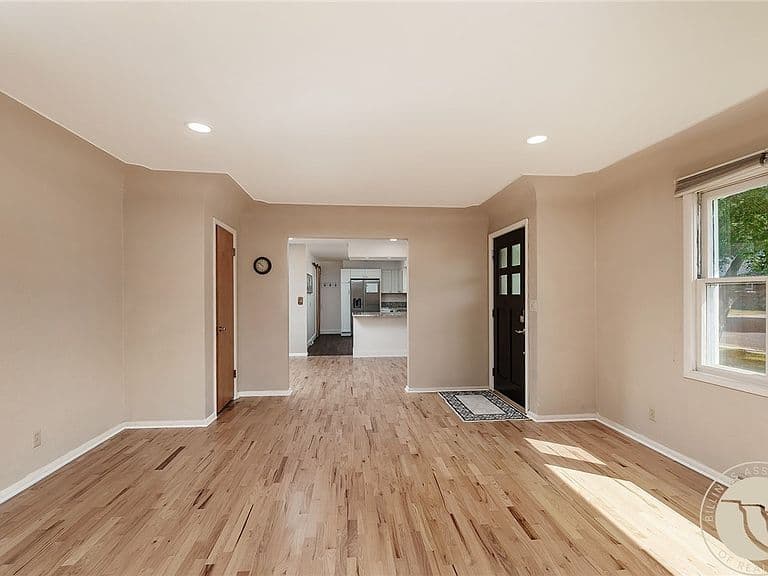 2618 Beth Dr photo 4