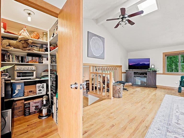 705 Circle Dr photo 5