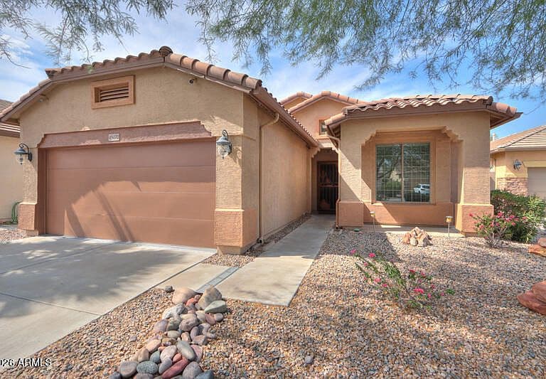 45070 W DESERT CEDARS Lane photo 3