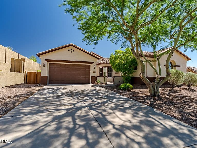 40949 N MAIDSTONE Way photo 2