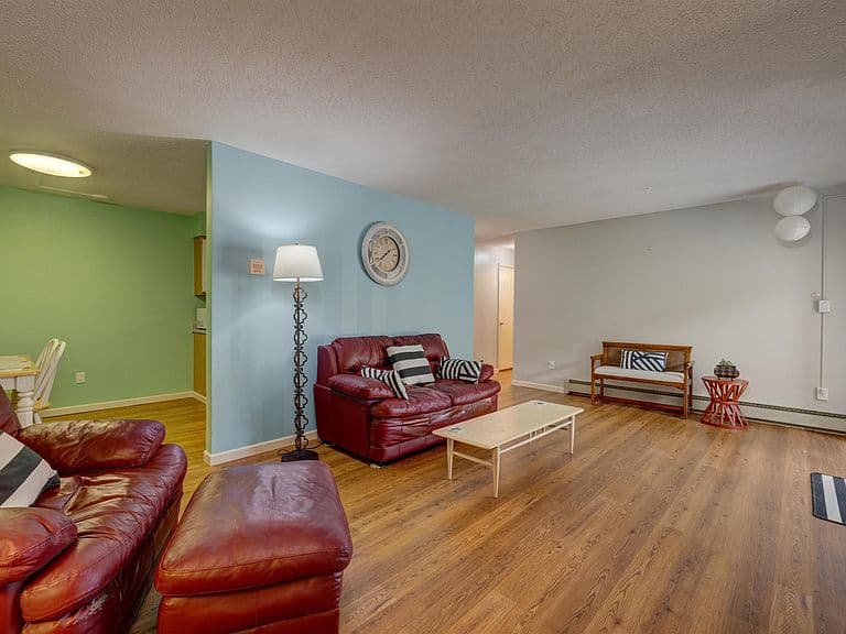 4440 S Poplar St Unit 104 photo 3