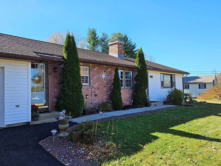 11 Longmeadow Drive photo 3