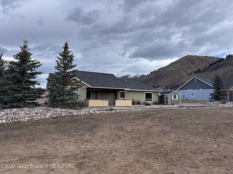 111 E Papworth Ln photo 5