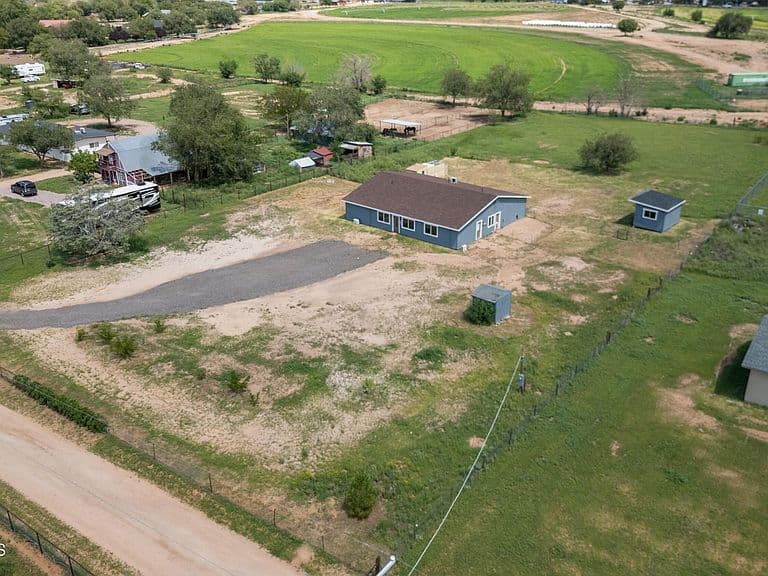 253 Heidi Ln photo 2