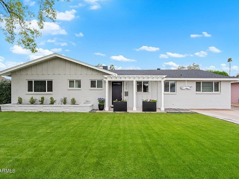 3328 E TURNEY Avenue photo 1
