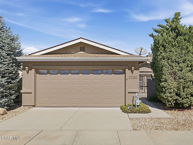 3280 Iris Ln photo 1