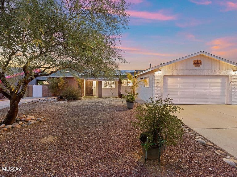 6969 N Northlight Dr photo 1