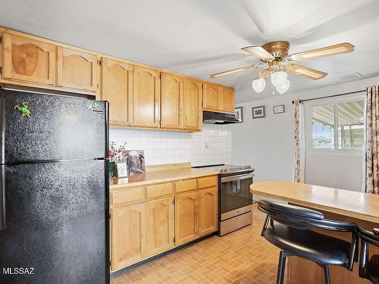 1420 N El Rio Dr photo 4