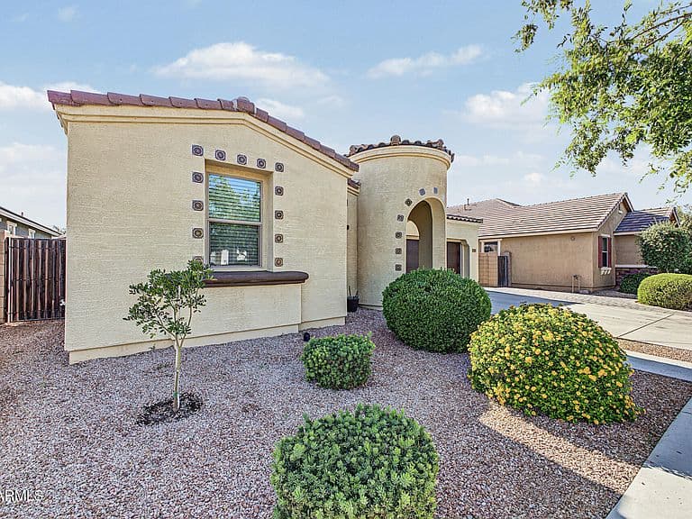 22663 E CREOSOTE Drive photo 3