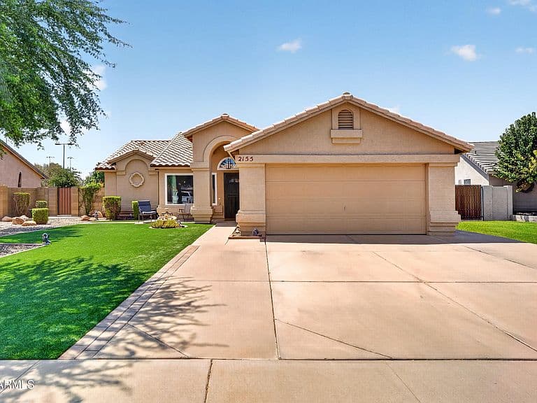 2155 E SHERRI Drive photo 1