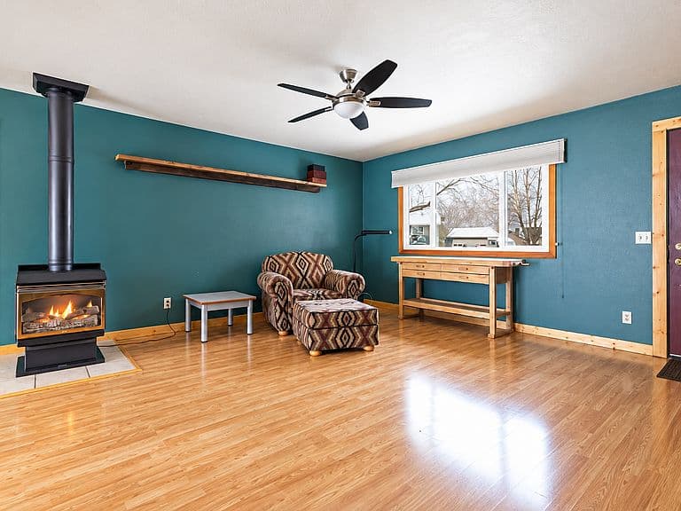 120 Parker Ct photo 5