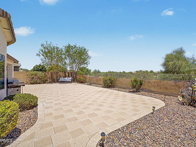 2315 N DAISY Drive photo 2