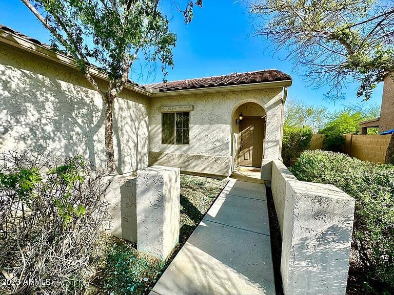 19386 W JEFFERSON Street photo 4