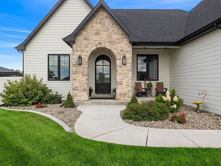 1110 Radiant Ct photo 2