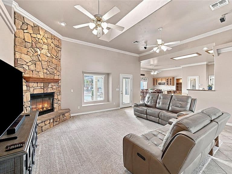 4104 Quarter Circle Way photo 5