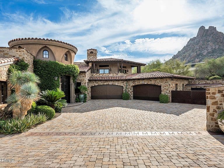 10199 E CAVEDALE Drive photo 2