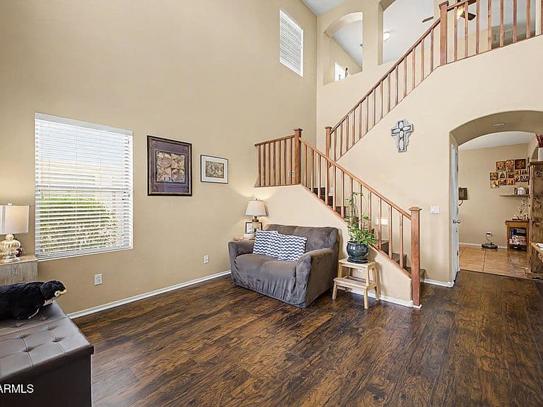 1658 W Dugan Drive photo 4