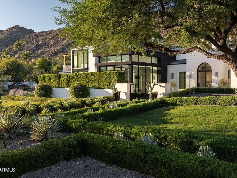 6126 E JOSHUA TREE Lane photo 1