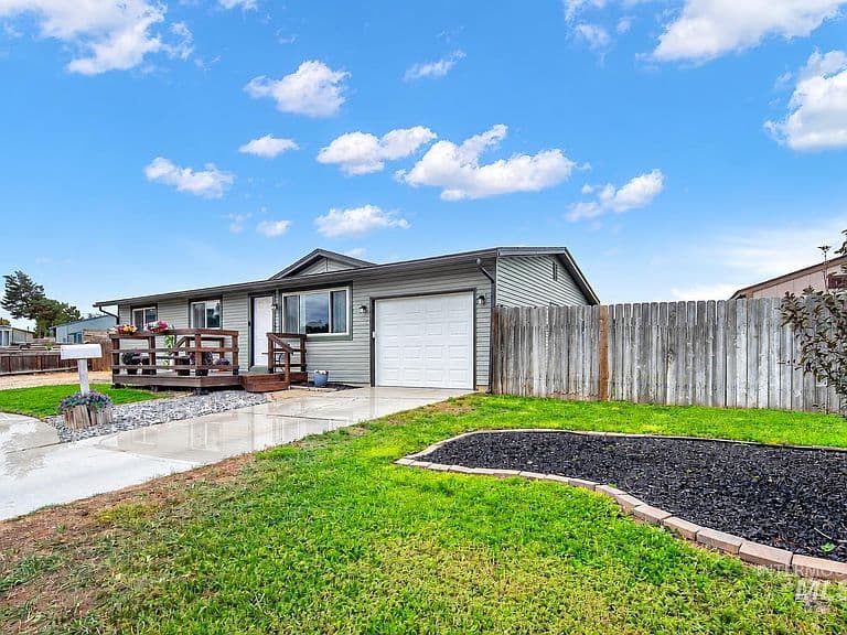 11469 W Hanks St photo 4