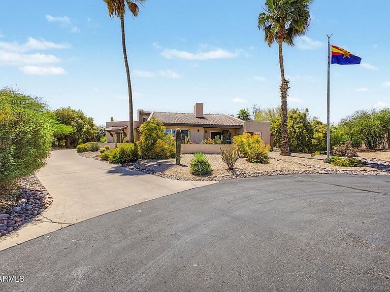 18409 E HORSESHOE Circle photo 2