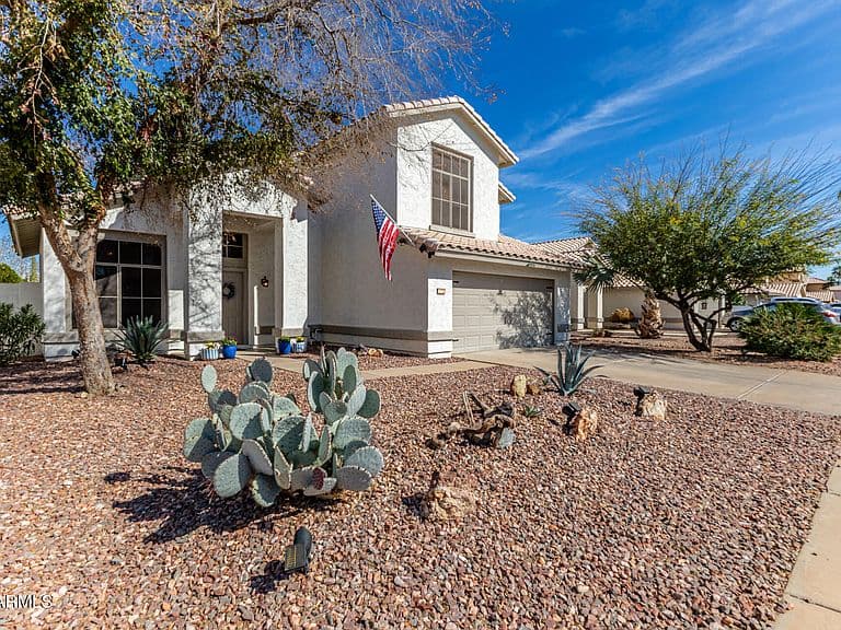 1664 E Olive Ave photo 2