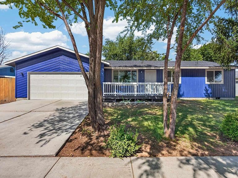 11856 W Race St photo 3