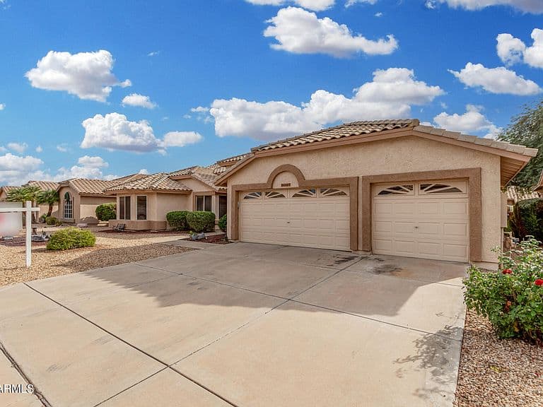 9007 W Kerry Ln photo 4