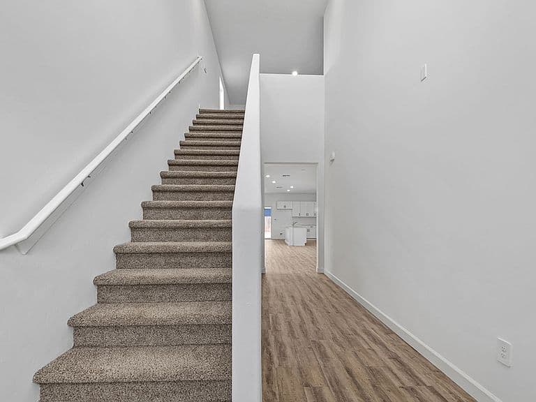 804 W Calle Lupa photo 2