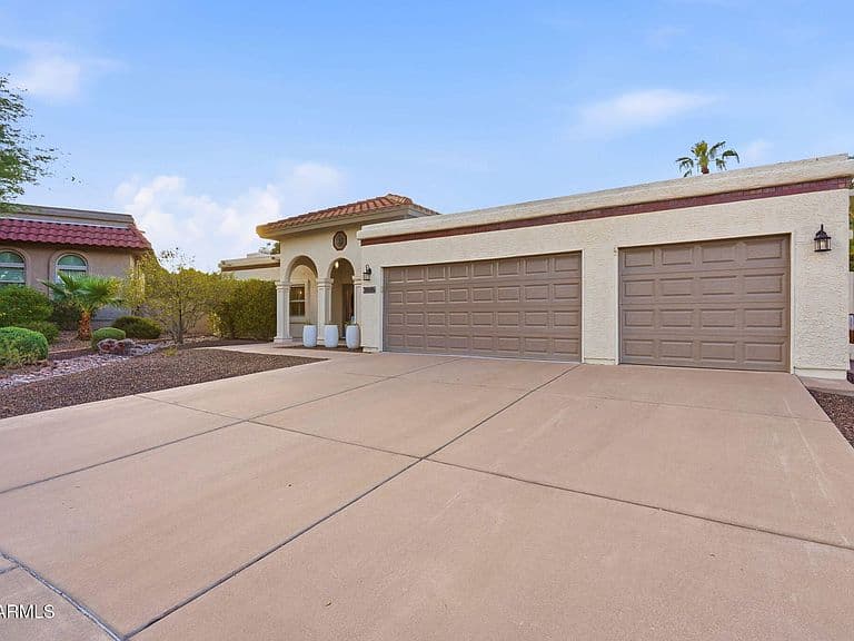 3846 E KERESAN Street photo 4