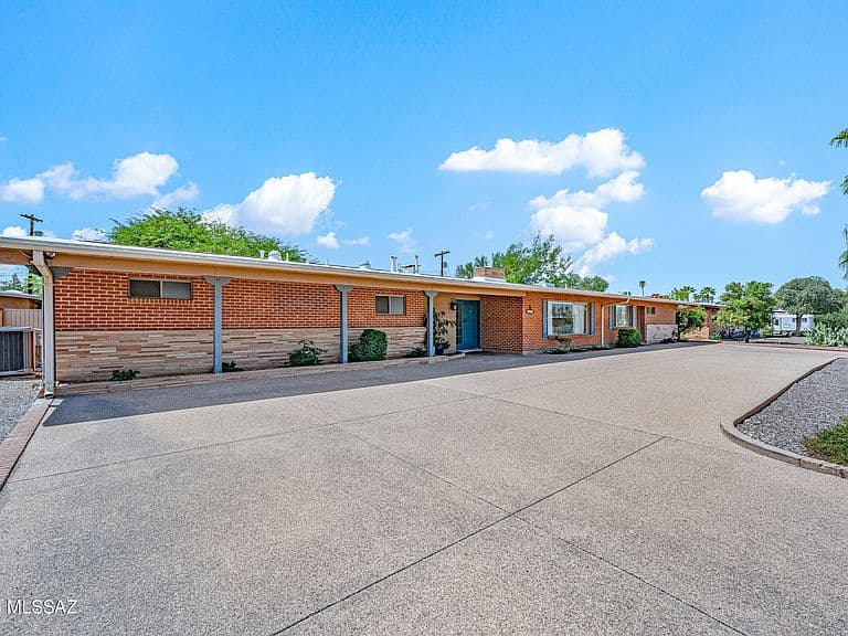 3524 E Calle Alarcon photo 1