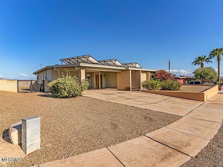 7800 N Nicole Pl photo 5