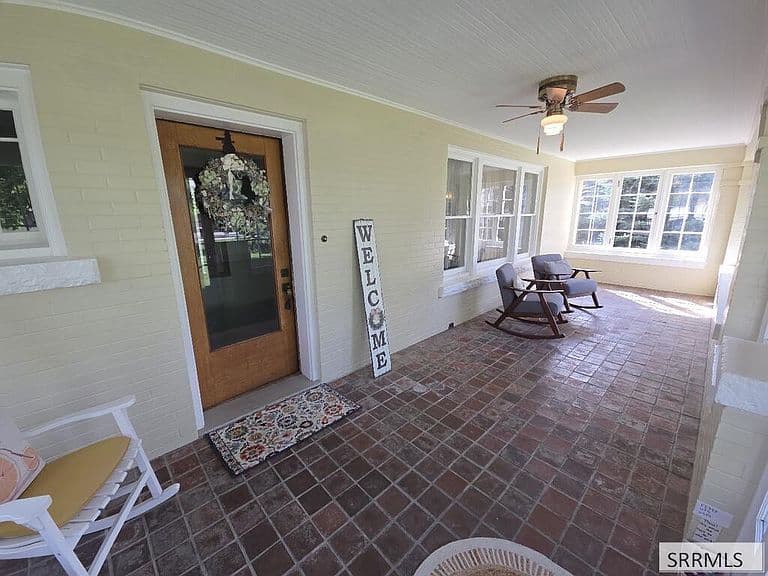 2015 Saint Clair Rd photo 4