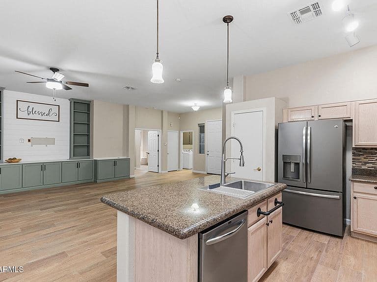 13611 W TARA Lane photo 5