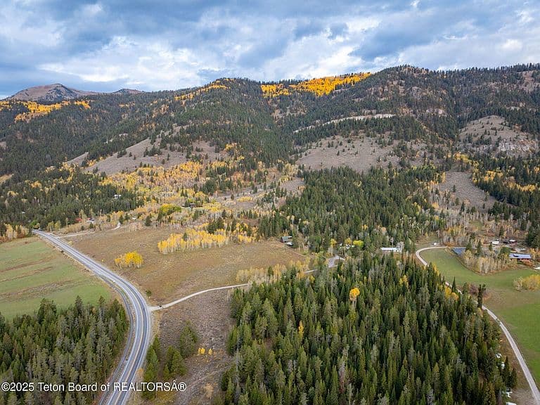 6255 W Us Highway 22 photo 3
