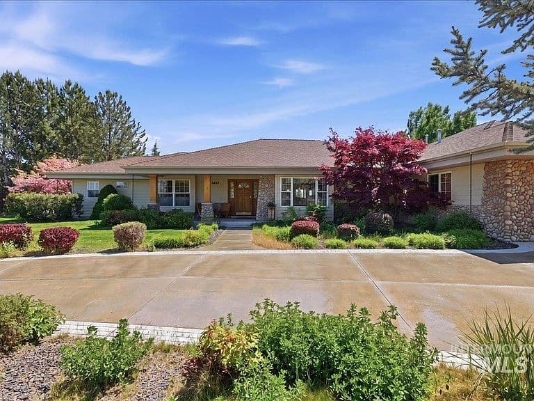 9547 W Golden View Dr photo 5