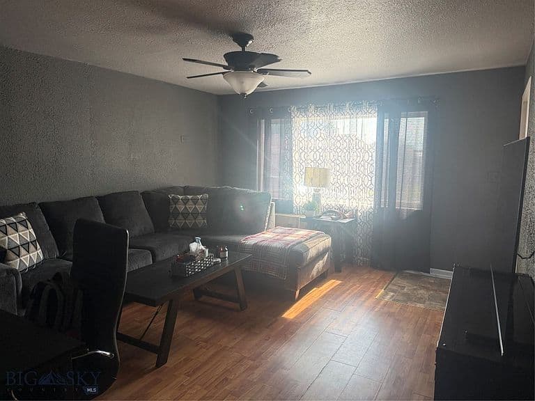 508 Ash St photo 3