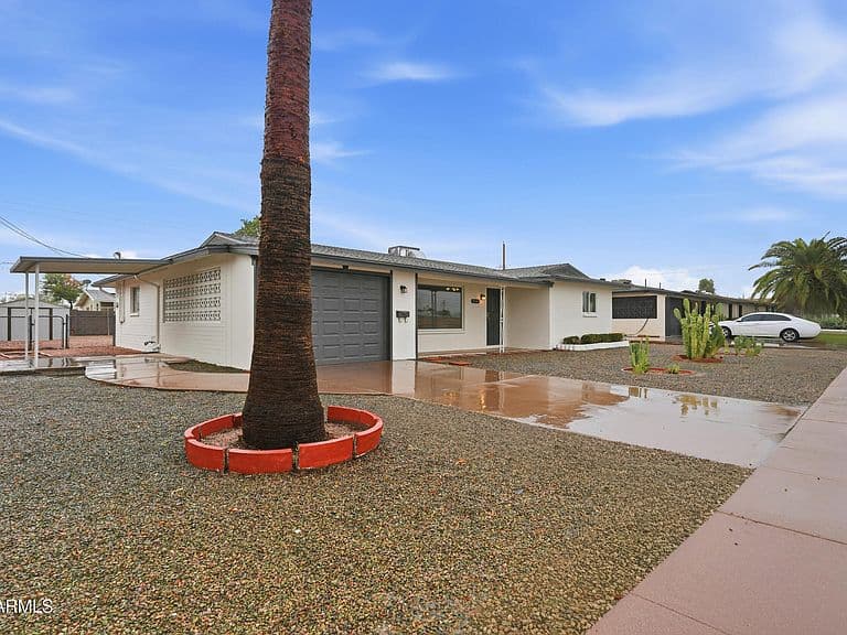 5446 E UNIVERSITY Drive photo 3