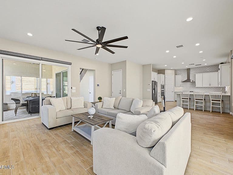 5124 E GALLOP Way photo 3