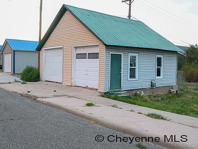 716 Main St photo 3