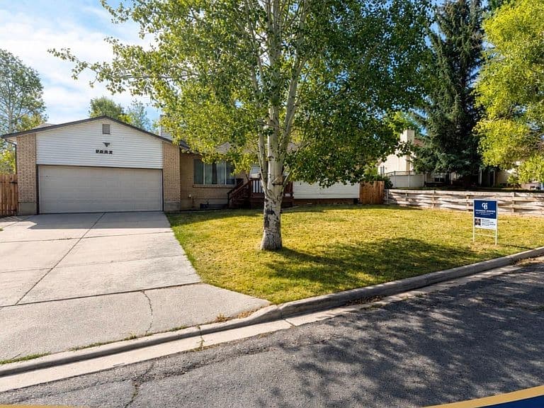 135 Shady Ln photo 1