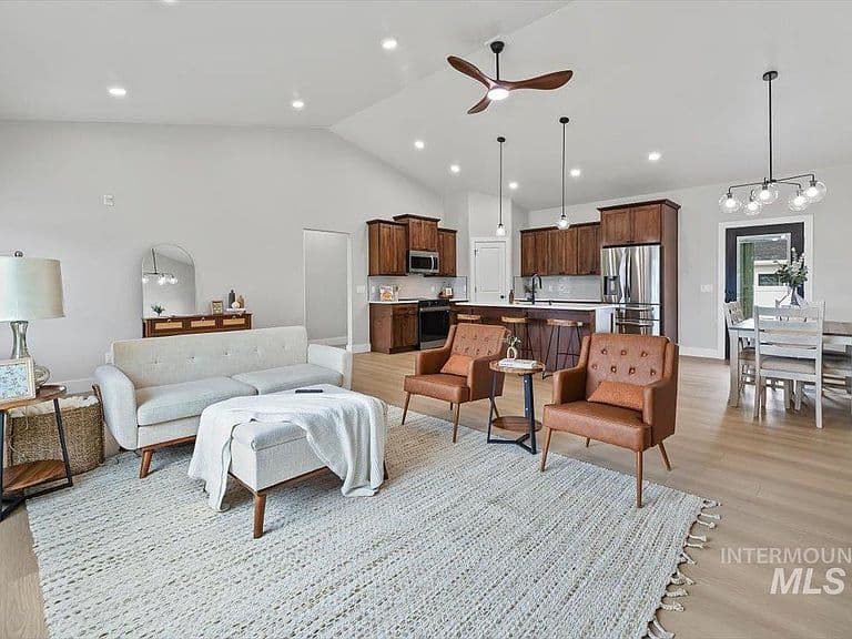 1201 Jade Dr photo 4